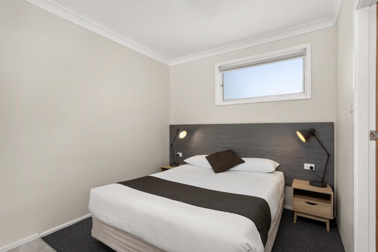 Wingham Motel Екстер'єр фото