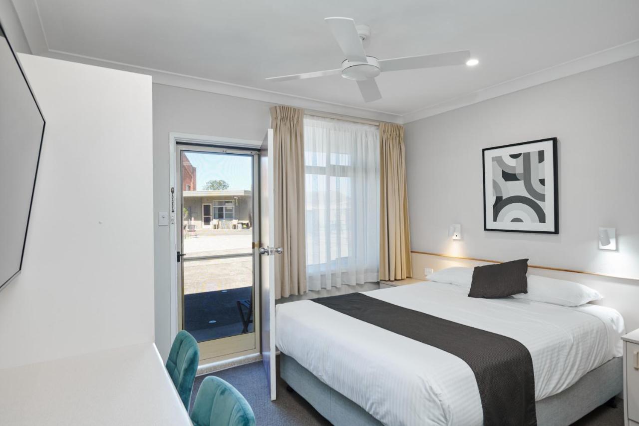 Wingham Motel Екстер'єр фото