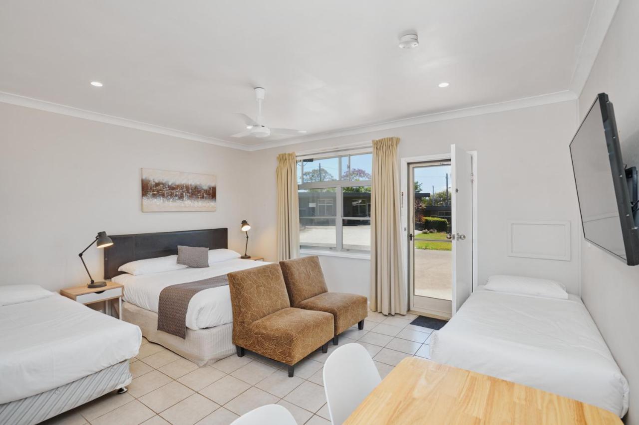 Wingham Motel Екстер'єр фото