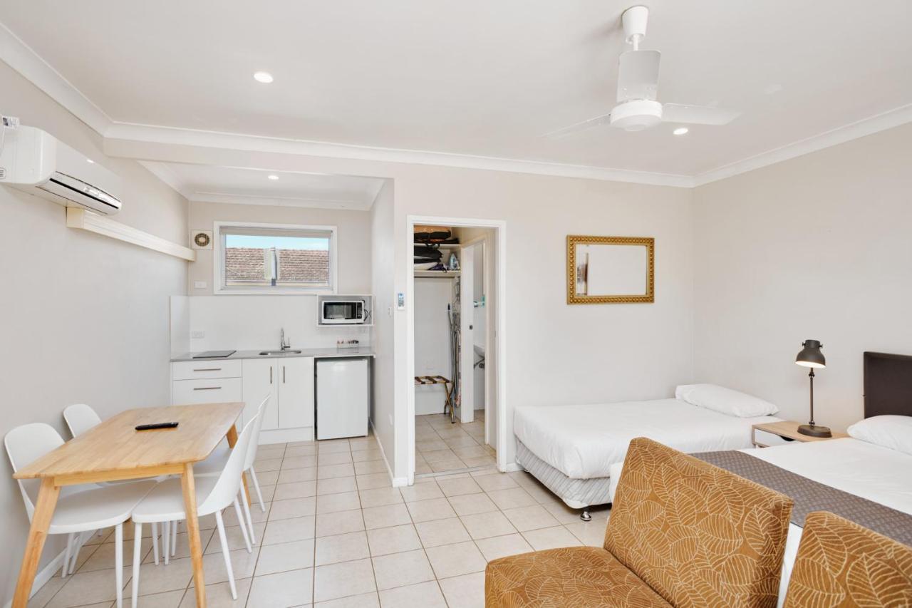 Wingham Motel Екстер'єр фото